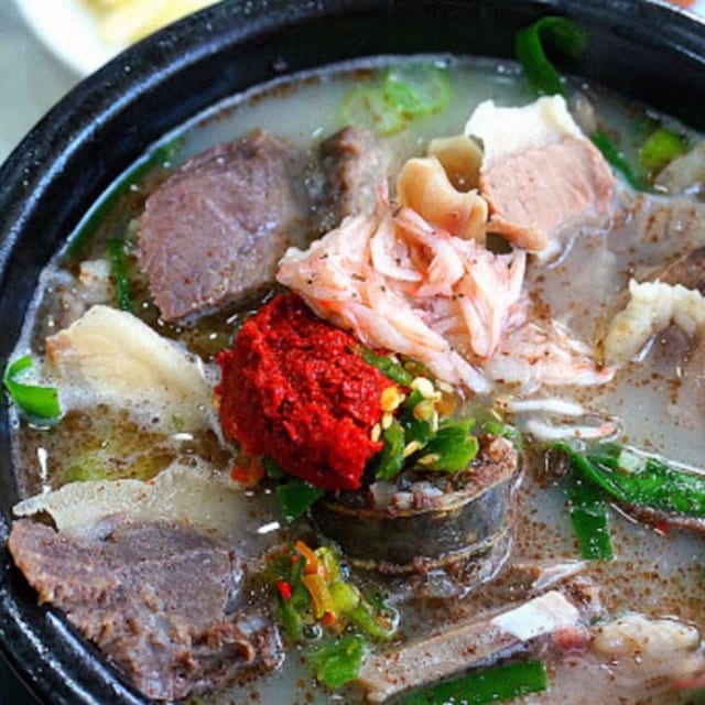 Ddaro Gukbap (따로국밥).