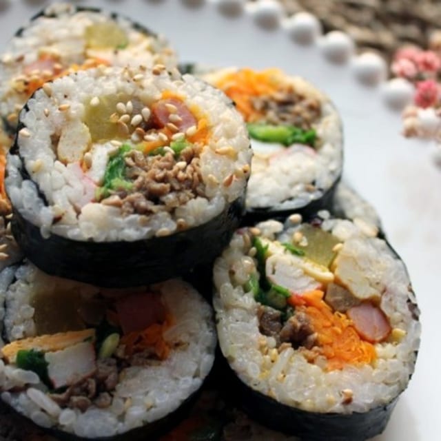 Bulgogi Gimbap (김밥).